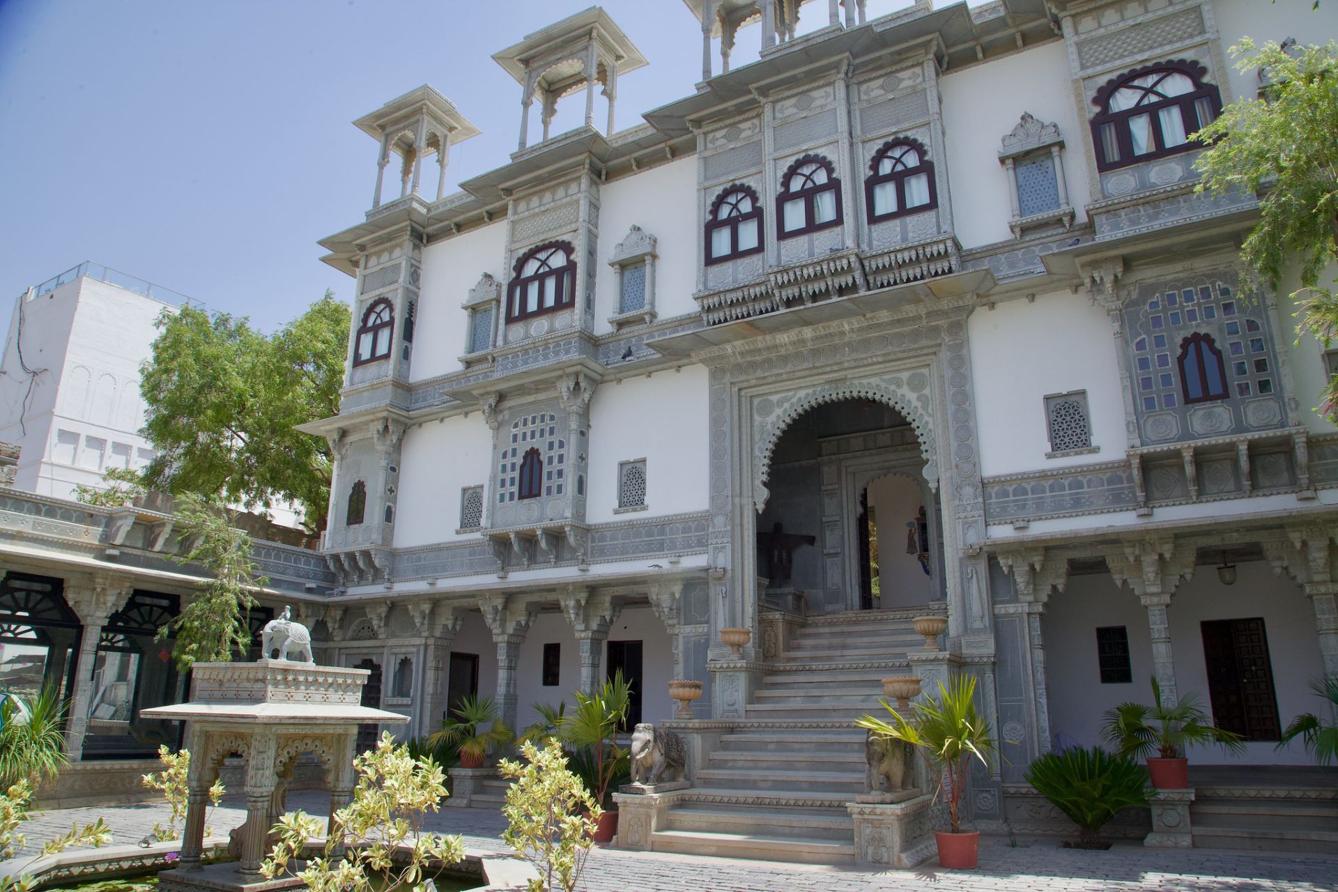 Courtyard By Marriott Kochi Airport
